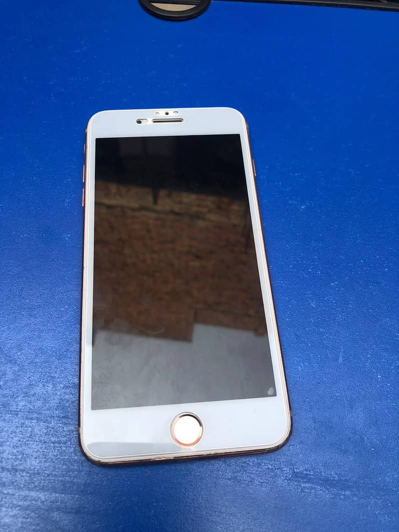 Apple iPhone 8 Plus 1