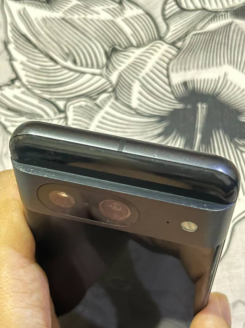 Google Pixel 8 5