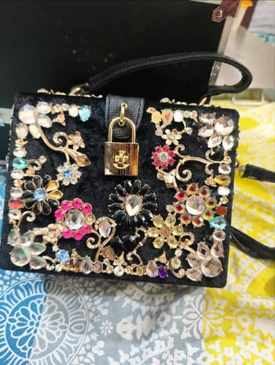 black clutch