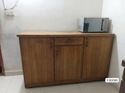 3 DOOR WOODEN DIVIDER GOOD QUALITY AND GOOD CONDITION