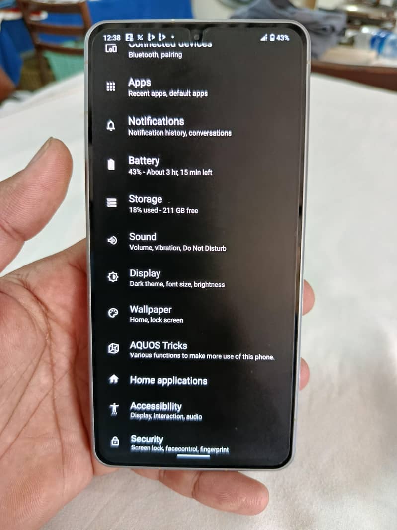 Sharp Aquos R7 1