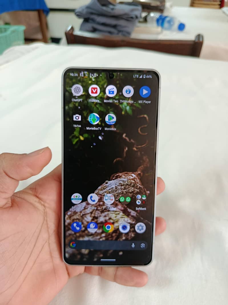 Sharp Aquos R7 2