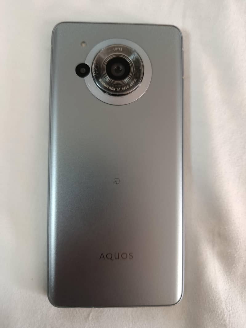 Sharp Aquos R7 3