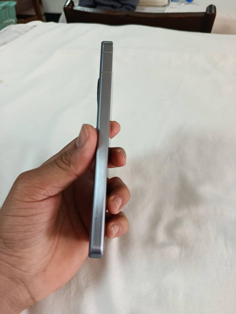Sharp Aquos R7 4