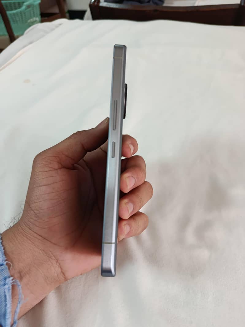 Sharp Aquos R7 7