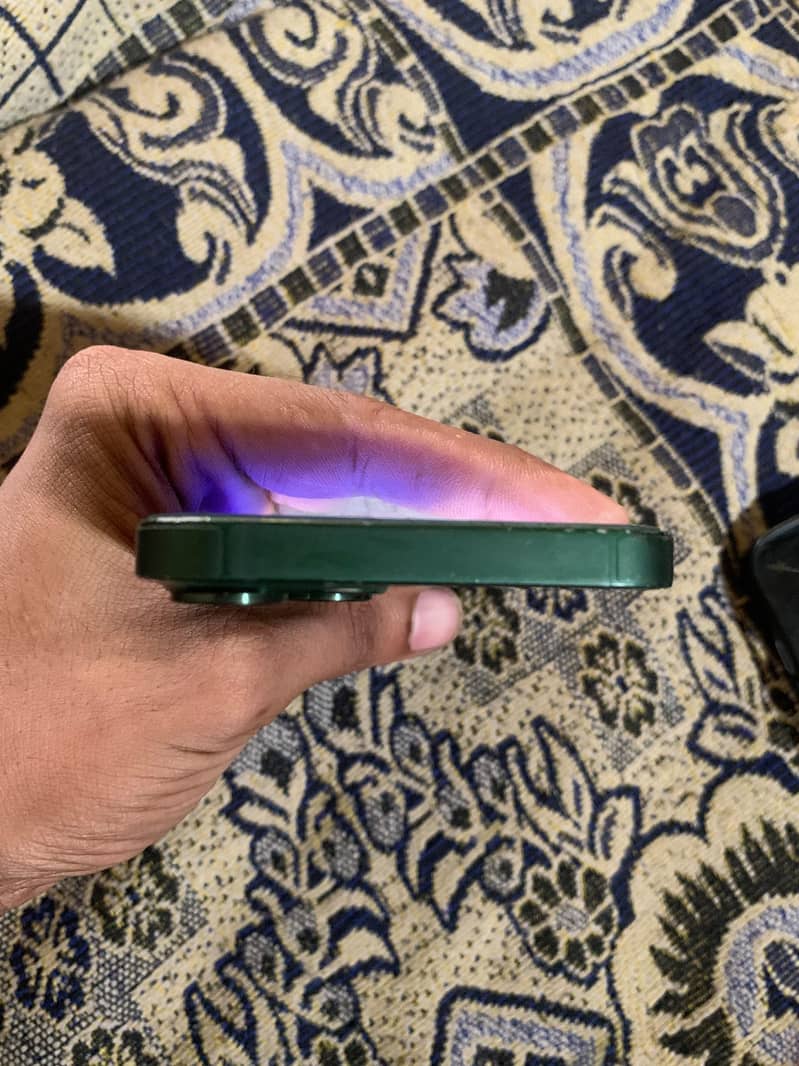 Apple iPhone 13 3