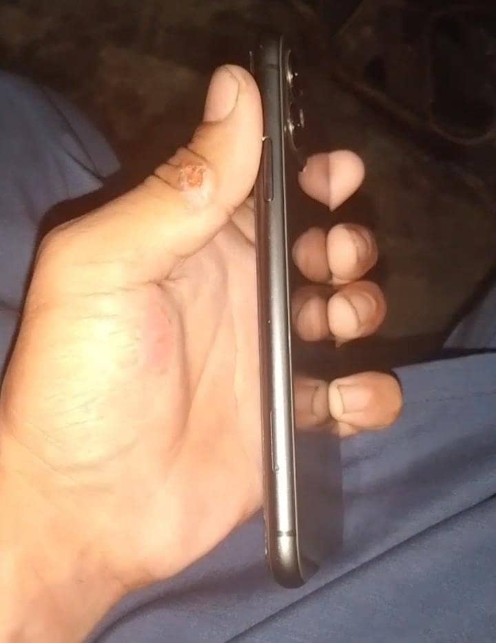 Apple iPhone 11 2