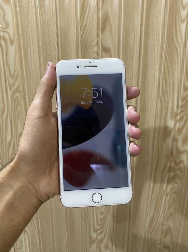 Apple iPhone 7 Plus 2