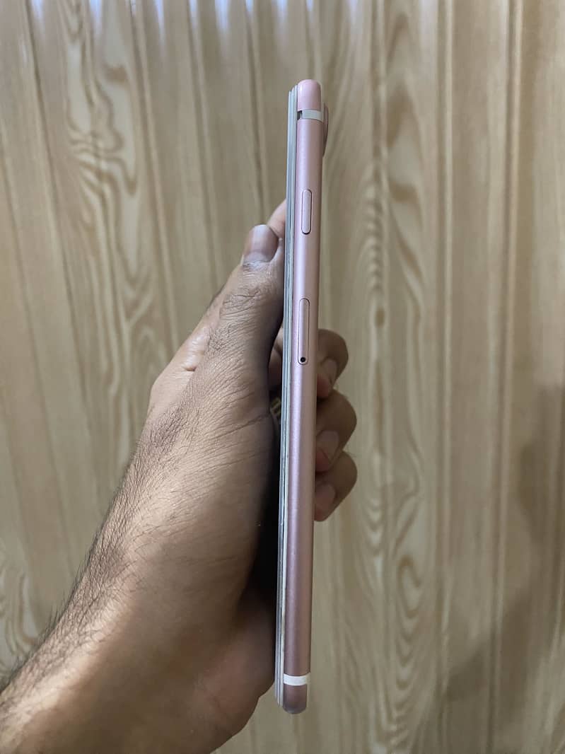 Apple iPhone 7 Plus 4