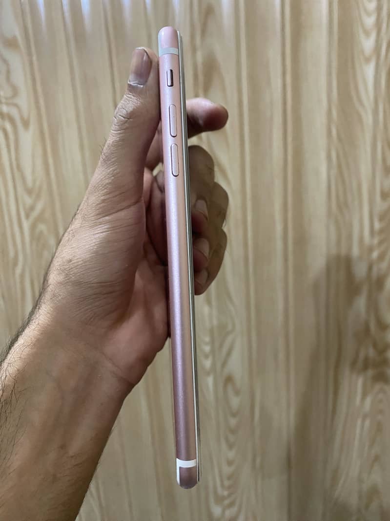 Apple iPhone 7 Plus 5