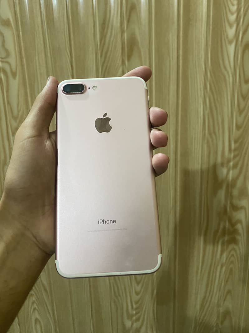 Apple iPhone 7 Plus 6
