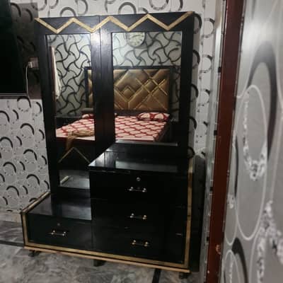 good condition dressing