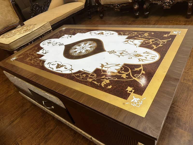 Center table 0