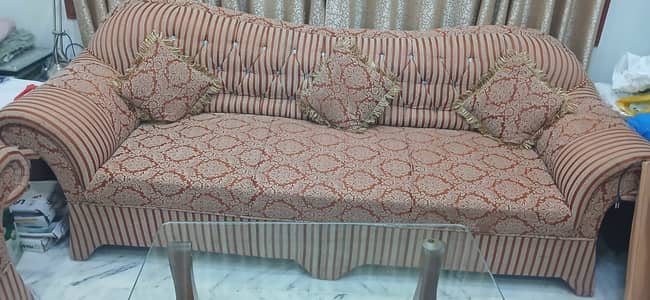 seven seater sofa set in neat and clean condition 8.5/10