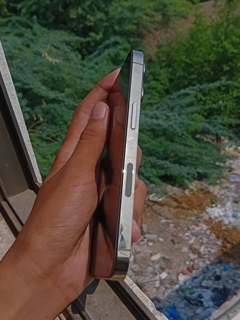 iPhone 13 Pro 1