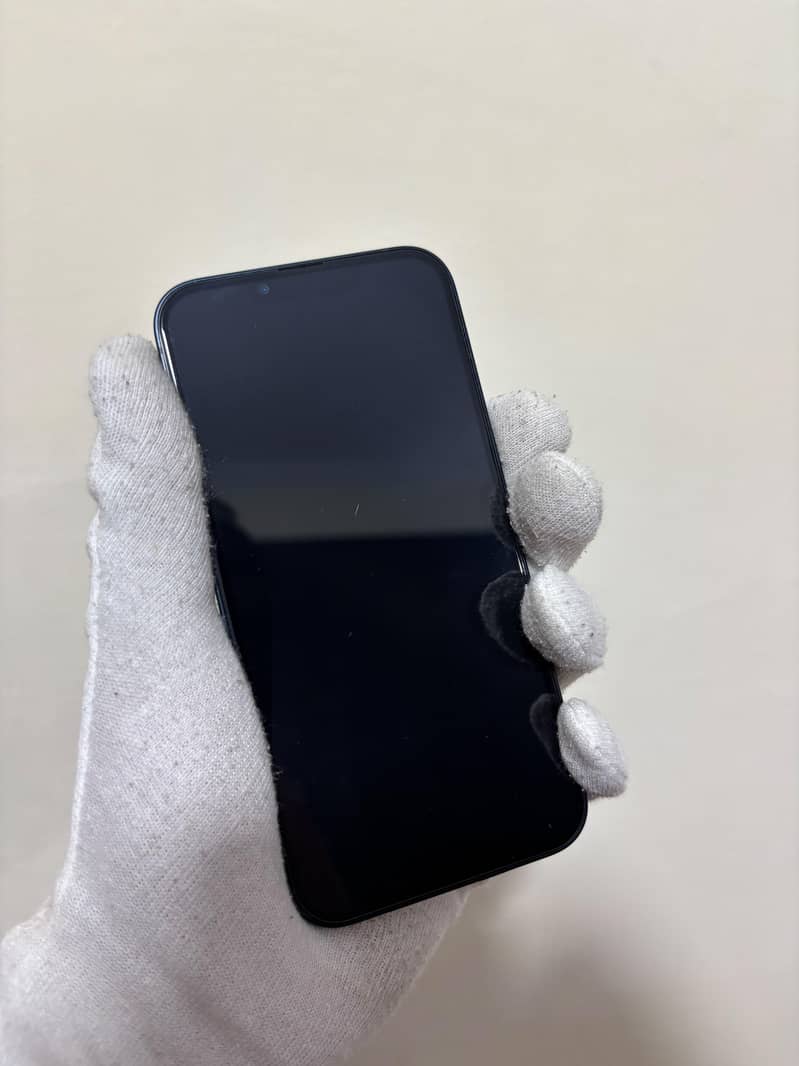 Apple iPhone 13 1