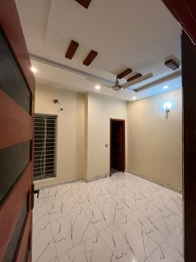 3 MARLA FULL HOUSE FOR RENT IN MILITARY ACCOUNTS SOCIETY COLLEGE ROAD LHR