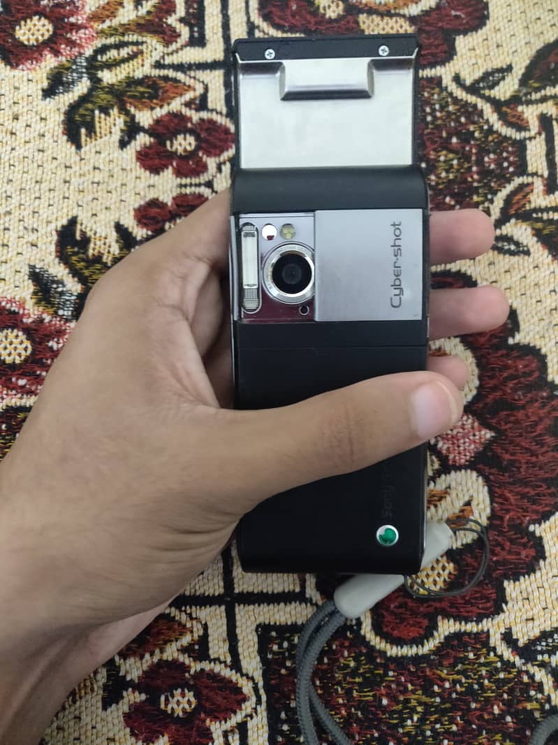 Sony Ericsson c905 2
