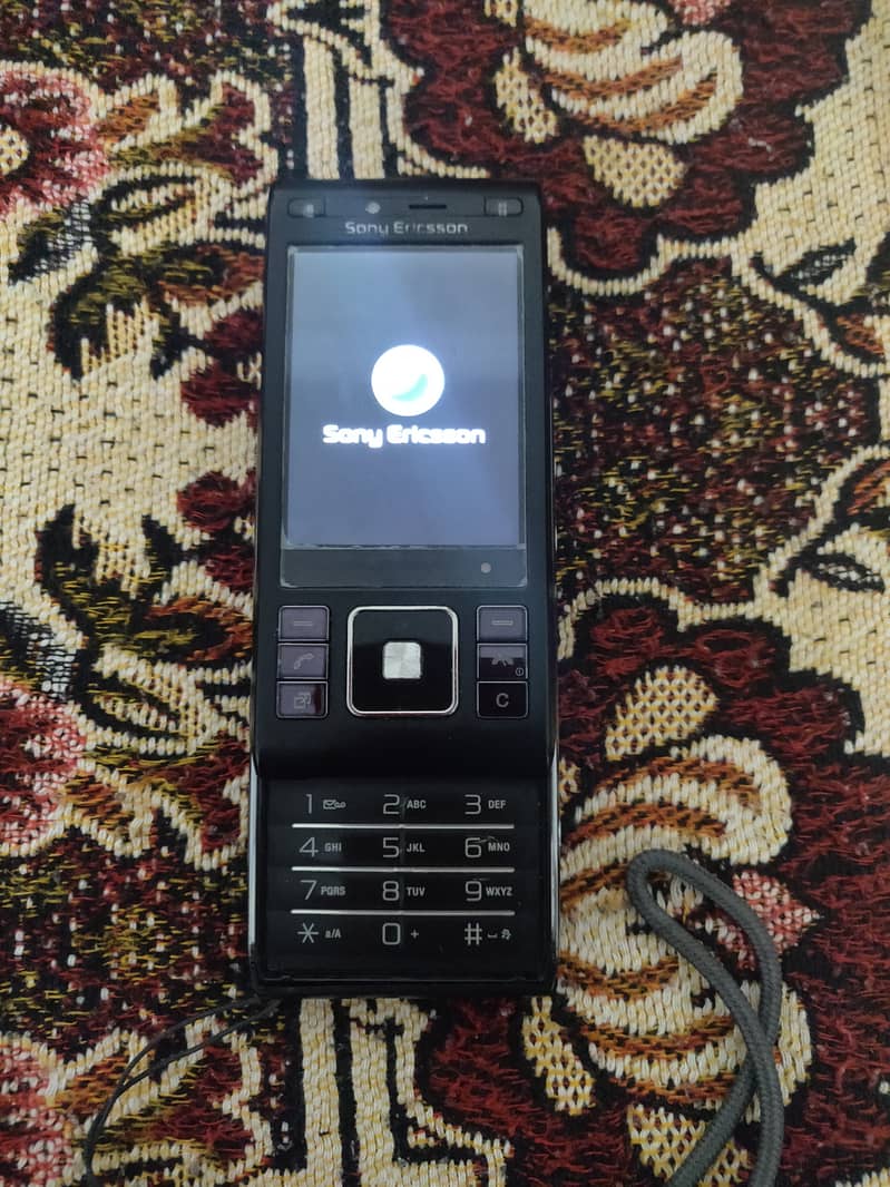 Sony Ericsson c905 3