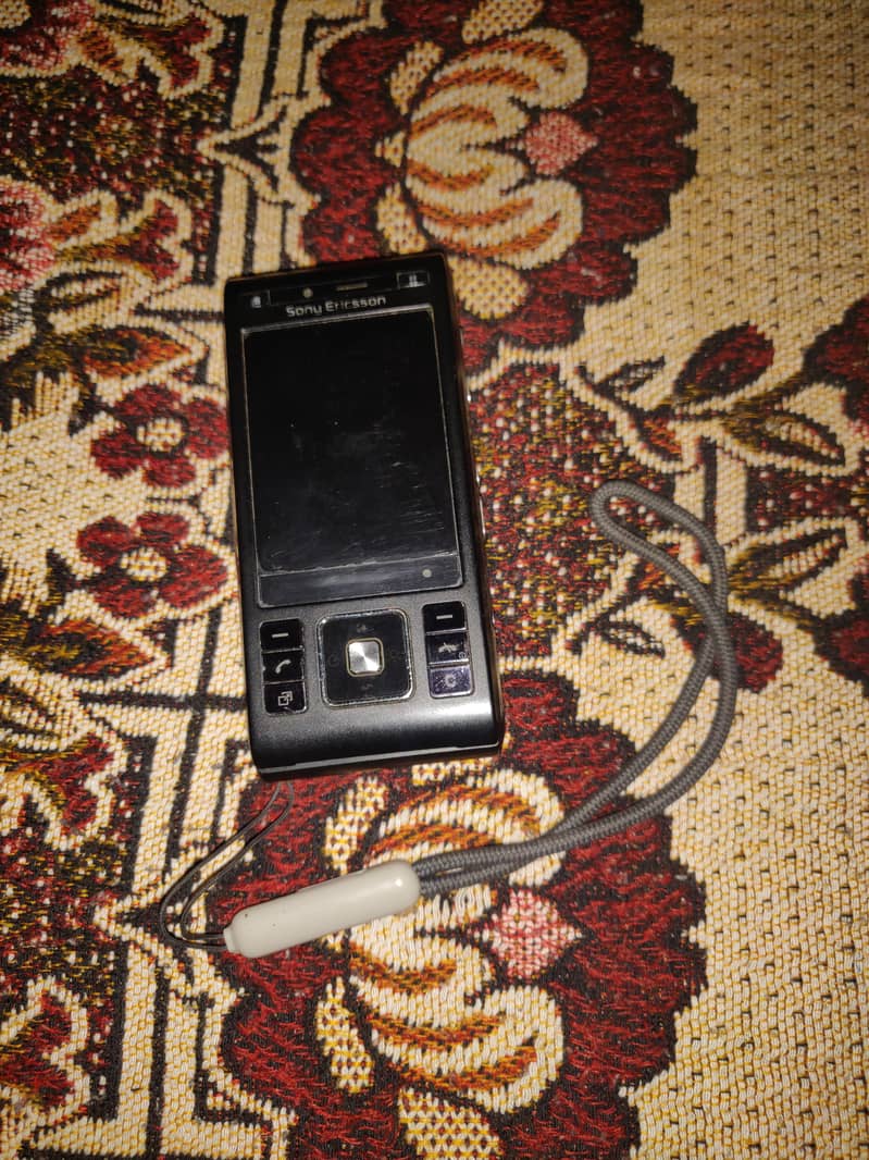 Sony Ericsson c905 9