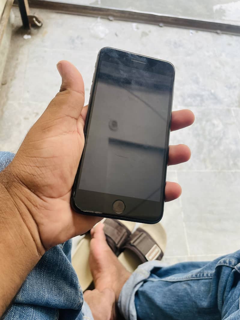 Apple iPhone 8 Plus 2