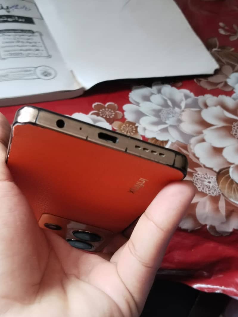 Infinix Note 30 8
