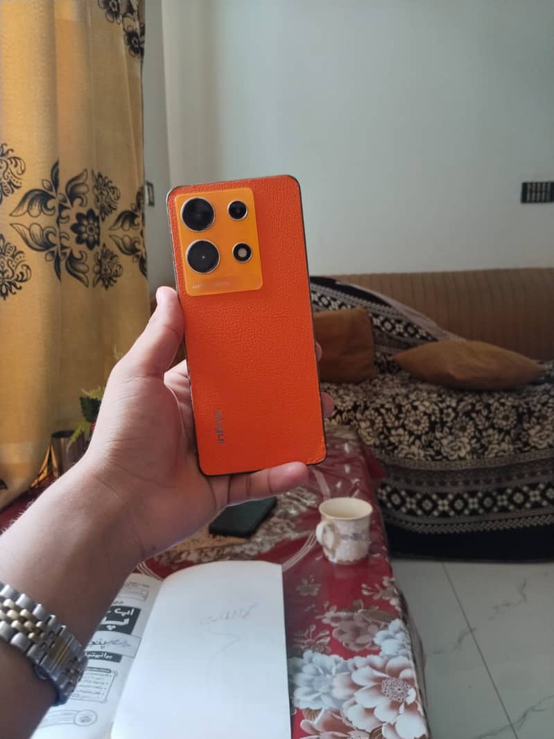 Infinix Note 30 10
