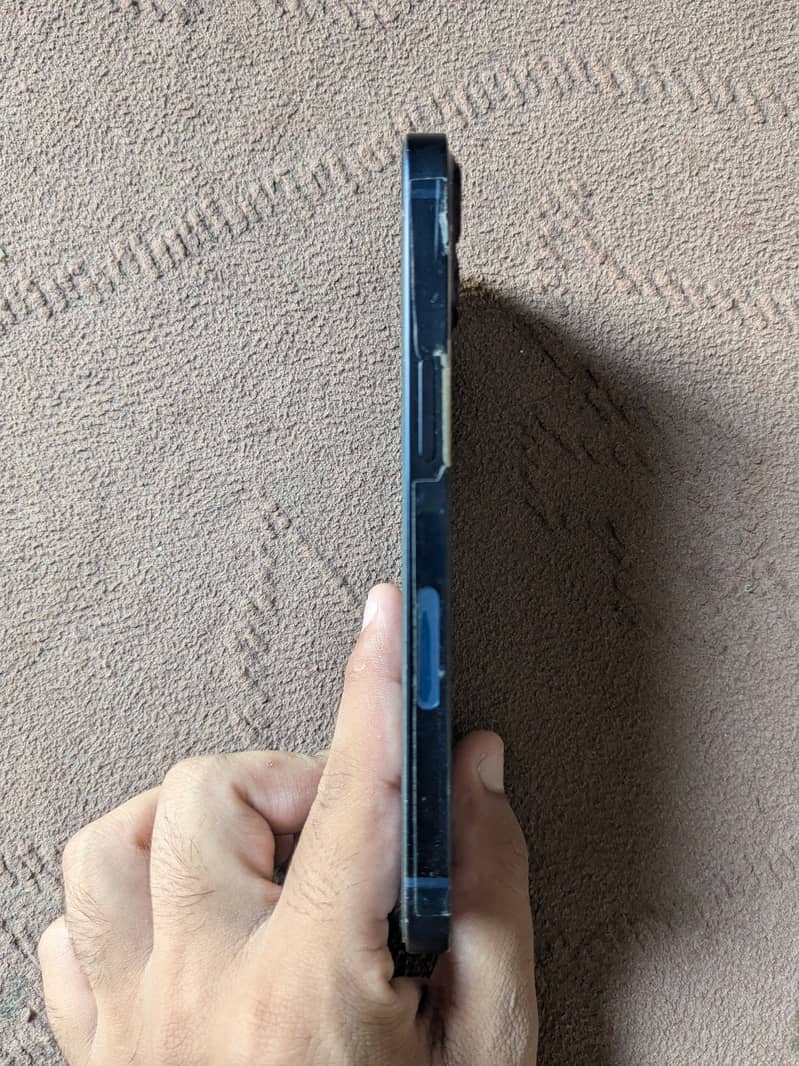 Apple iPhone 13 4