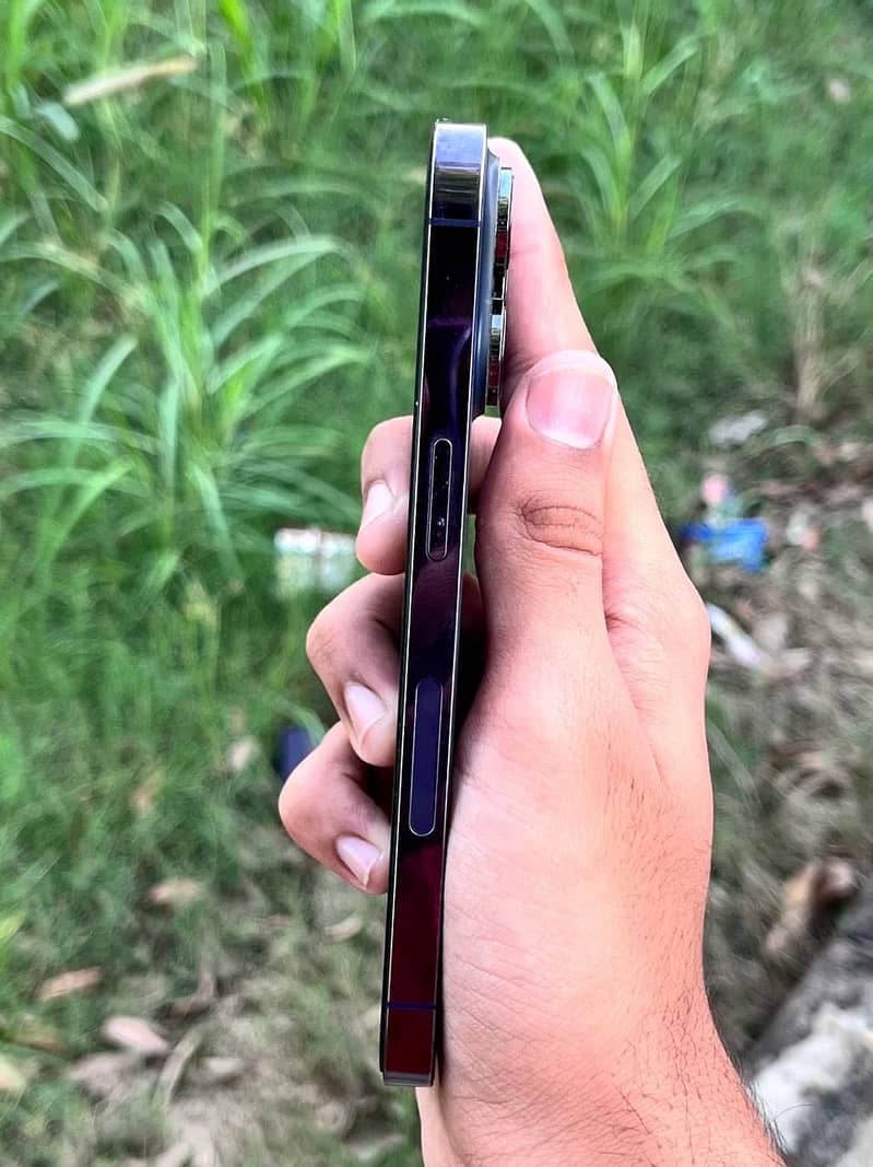 Apple iPhone 14 Pro 2