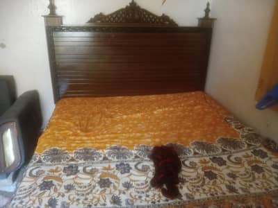 urgent sale bed set with mattress with sofa combed only one  year used