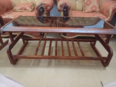 Center table and Side Tables in Excellent Condition
