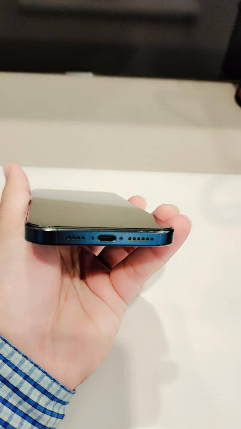 Apple iPhone 15 Pro Max 5