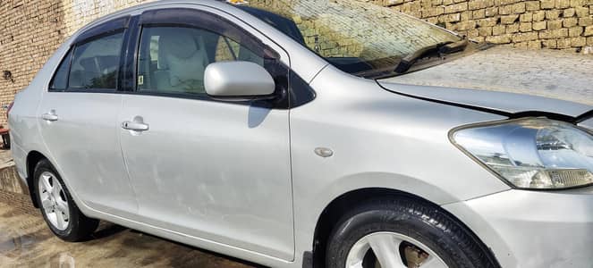 Toyota Belta 2006