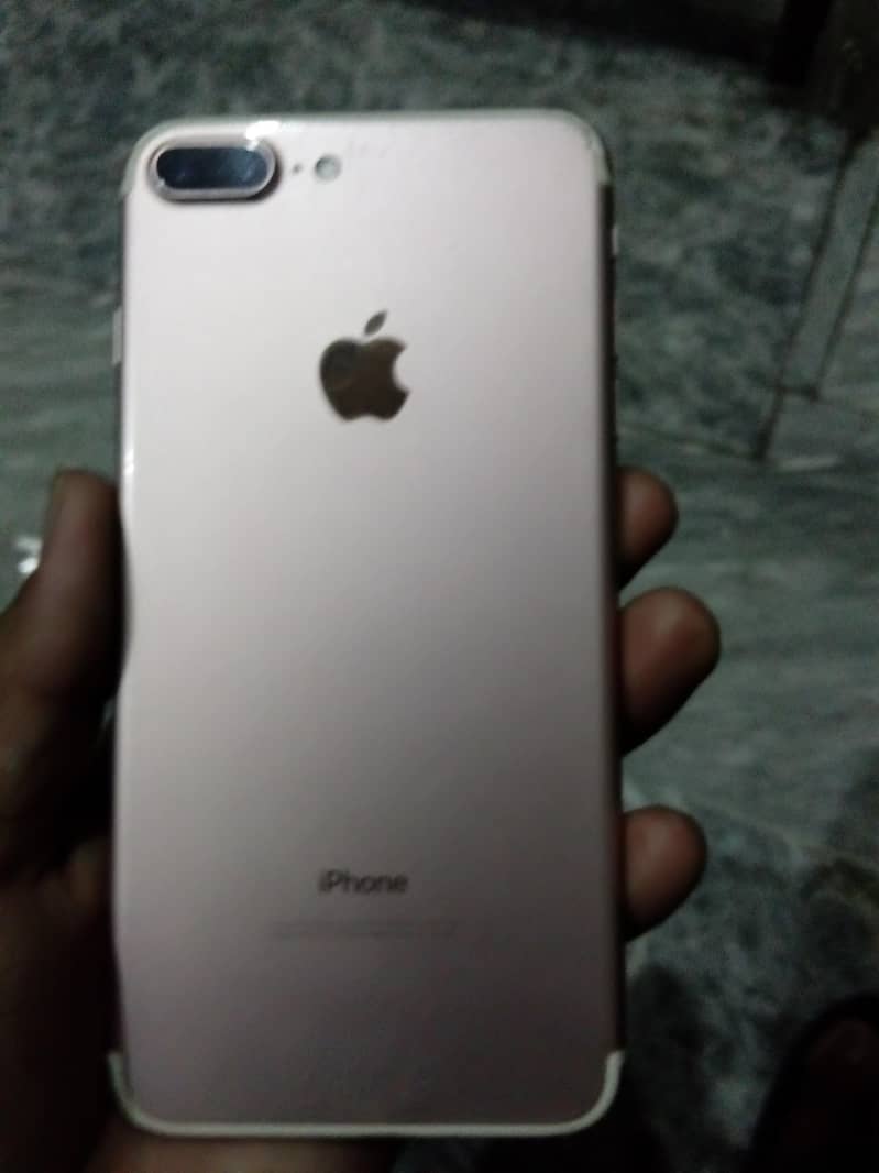 Apple iPhone 7 Plus 2
