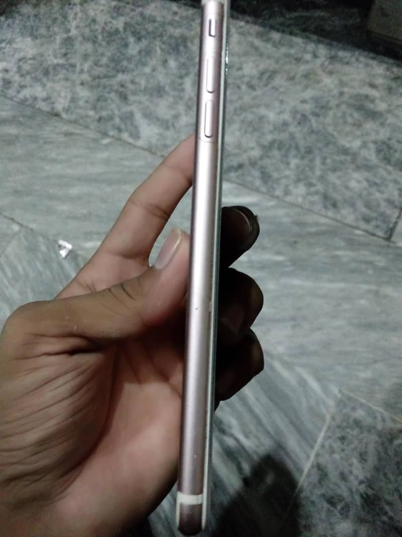 Apple iPhone 7 Plus 4