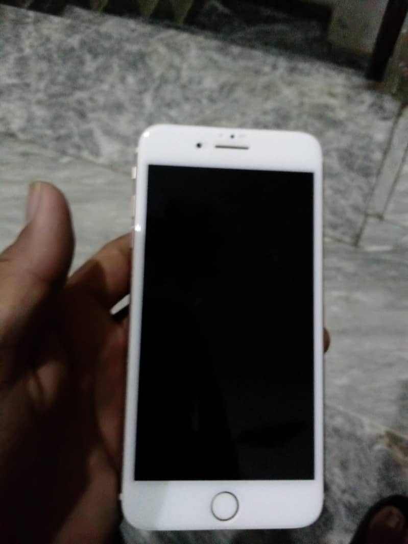 Apple iPhone 7 Plus 6