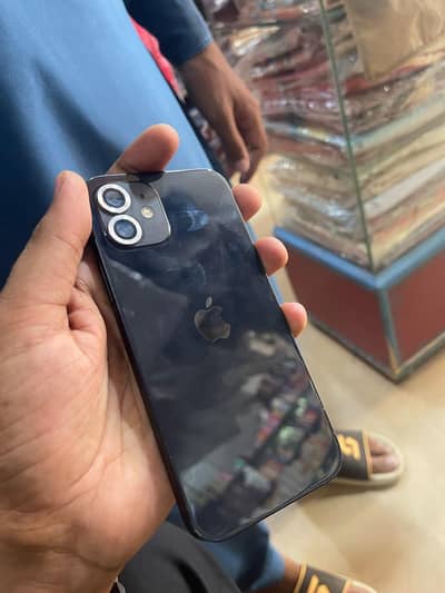 Apple iPhone 12