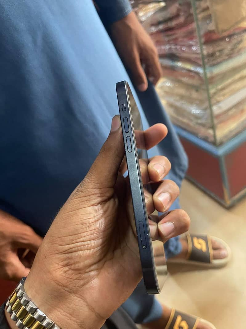 Apple iPhone 12 2