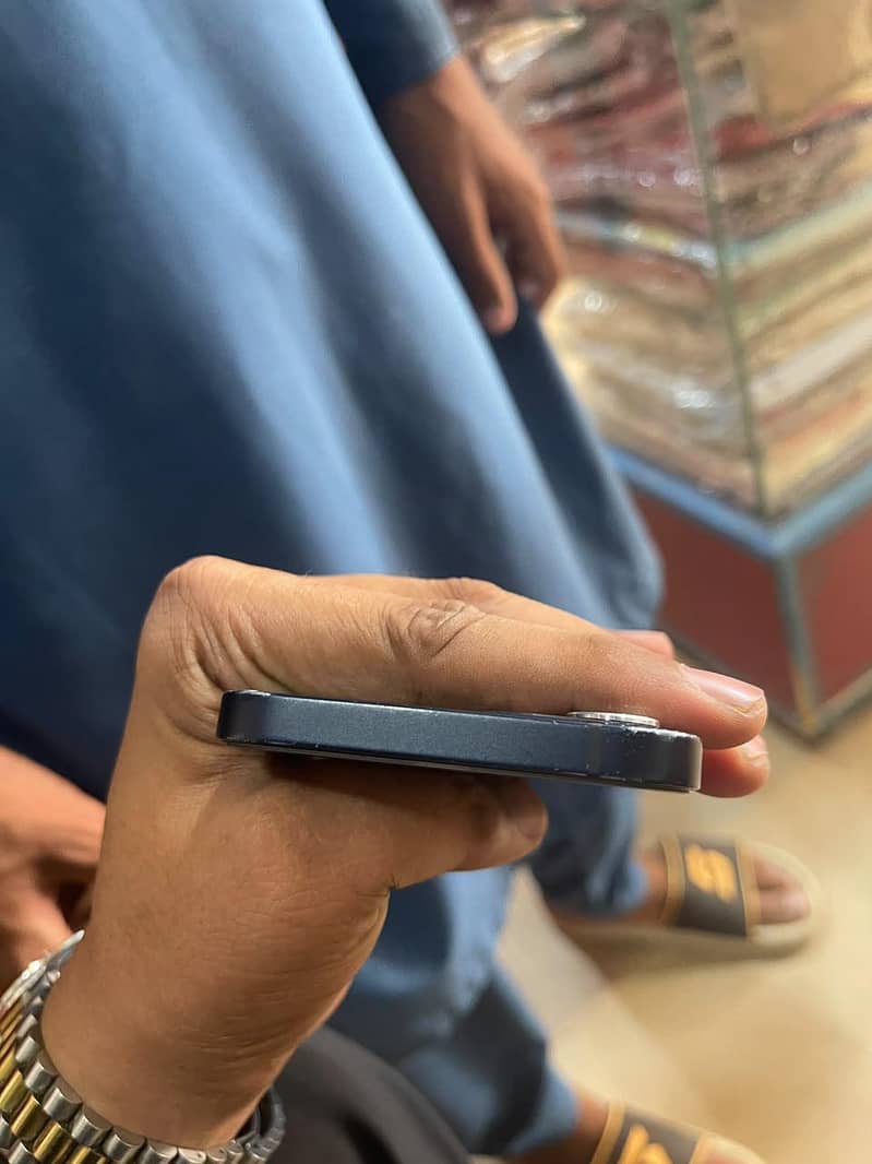 Apple iPhone 12 4