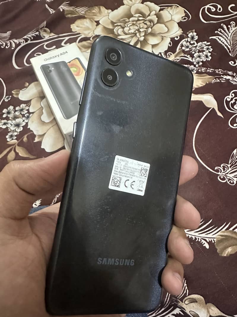 Samsung Mobile A04 1