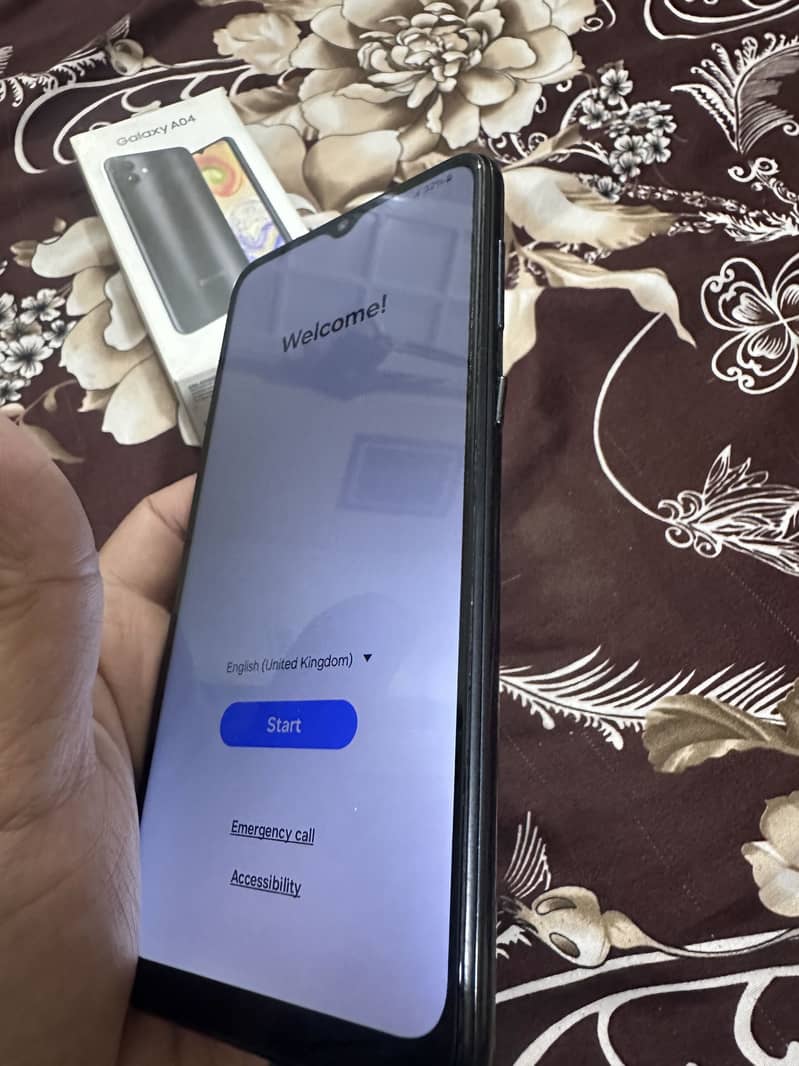 Samsung Mobile A04 5