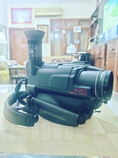 Panasonic x20 Digital Zoom With charger