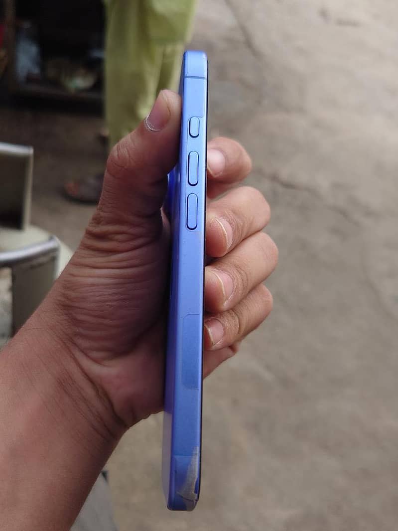 iPhone 16 2