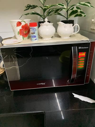 Dawlance H-Zone Plus Microwave Oven – 21–22L – Good Condition