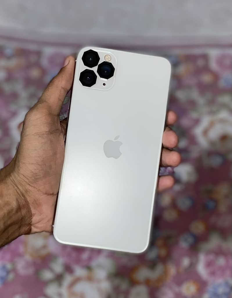 iPhone 11 Pro Max 1