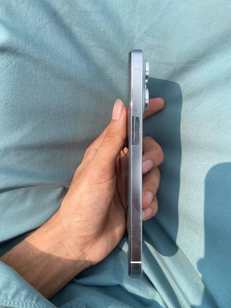 Apple iPhone 14 Pro Max Sim Glitch) ​ 1