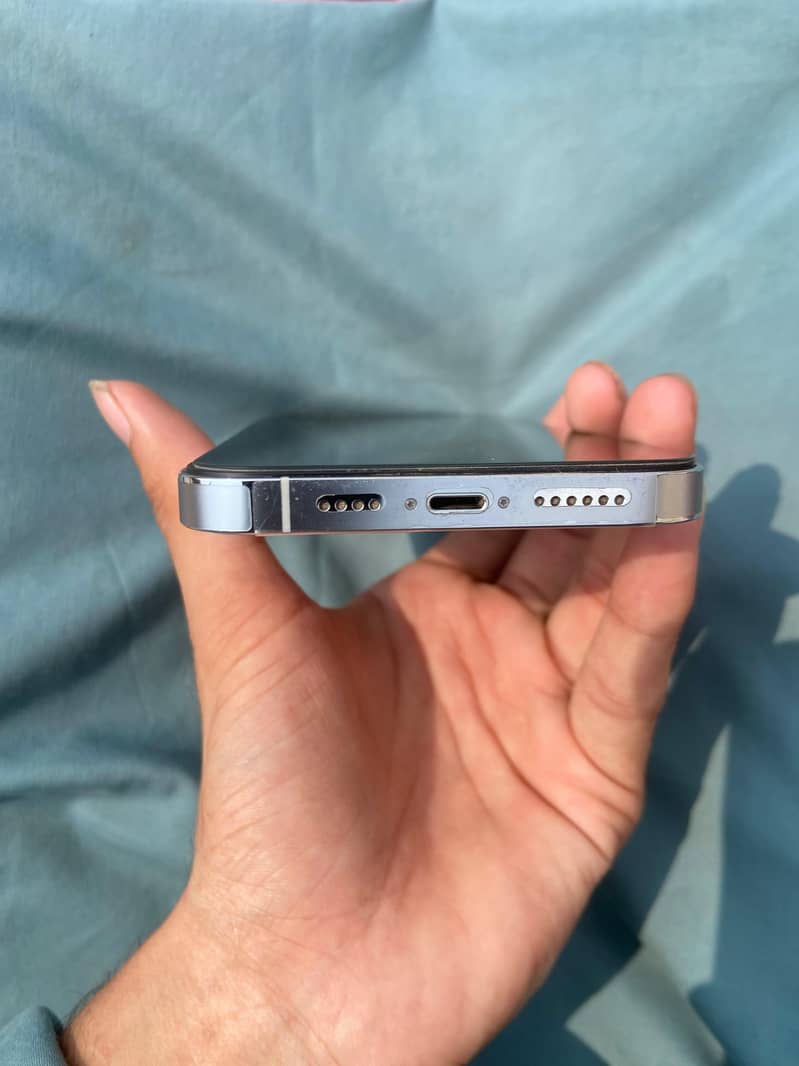 Apple iPhone 14 Pro Max Sim Glitch) ​ 3