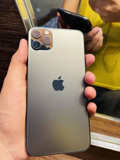 Apple iPhone 11 Pro Max 256gb lush condition