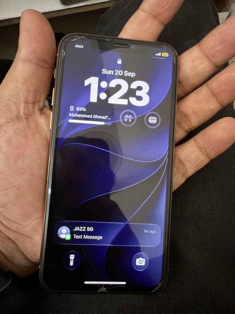 Apple iPhone 11 Pro 4