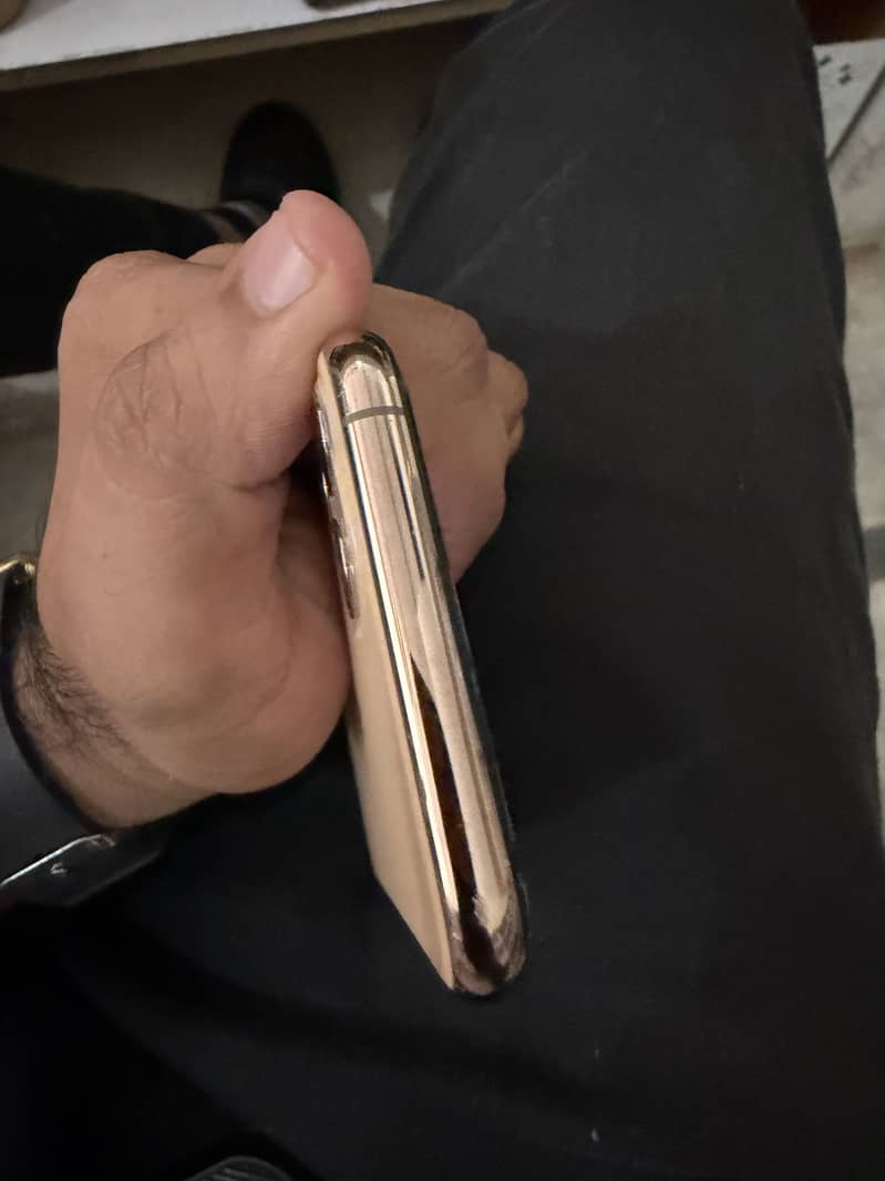 Apple iPhone 11 Pro 7